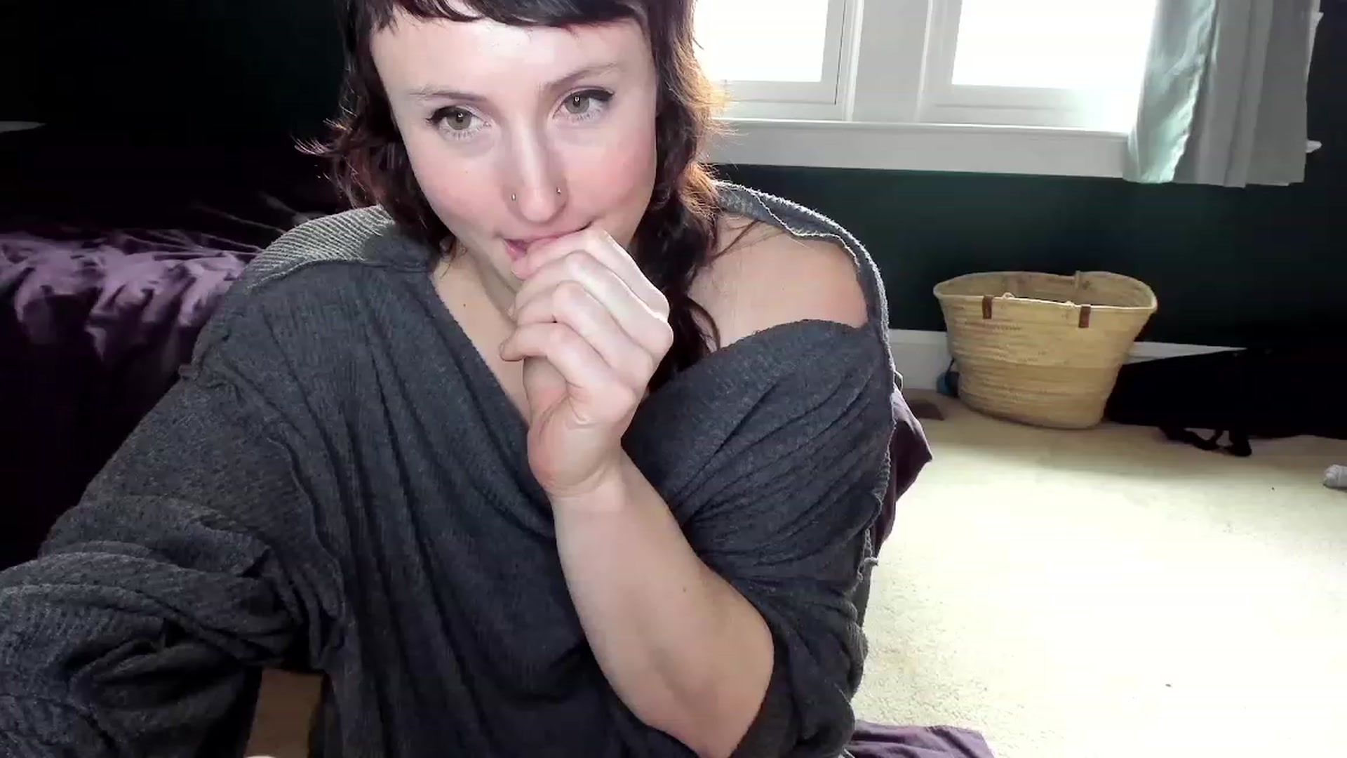 Gallery image thumbnail from QueenMaery's myfreecams stream on, 12/31/2022, 21:50 image 1 of 20