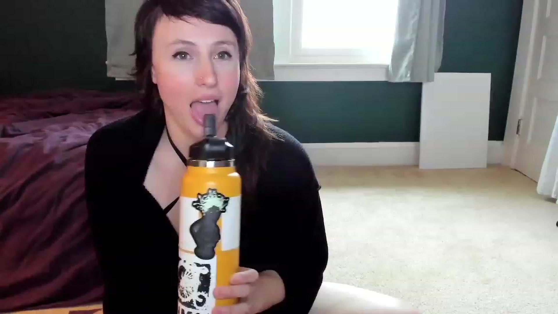 Gallery image thumbnail from QueenMaery's myfreecams stream on, 02/22/2023, 23:05 image 1 of 20