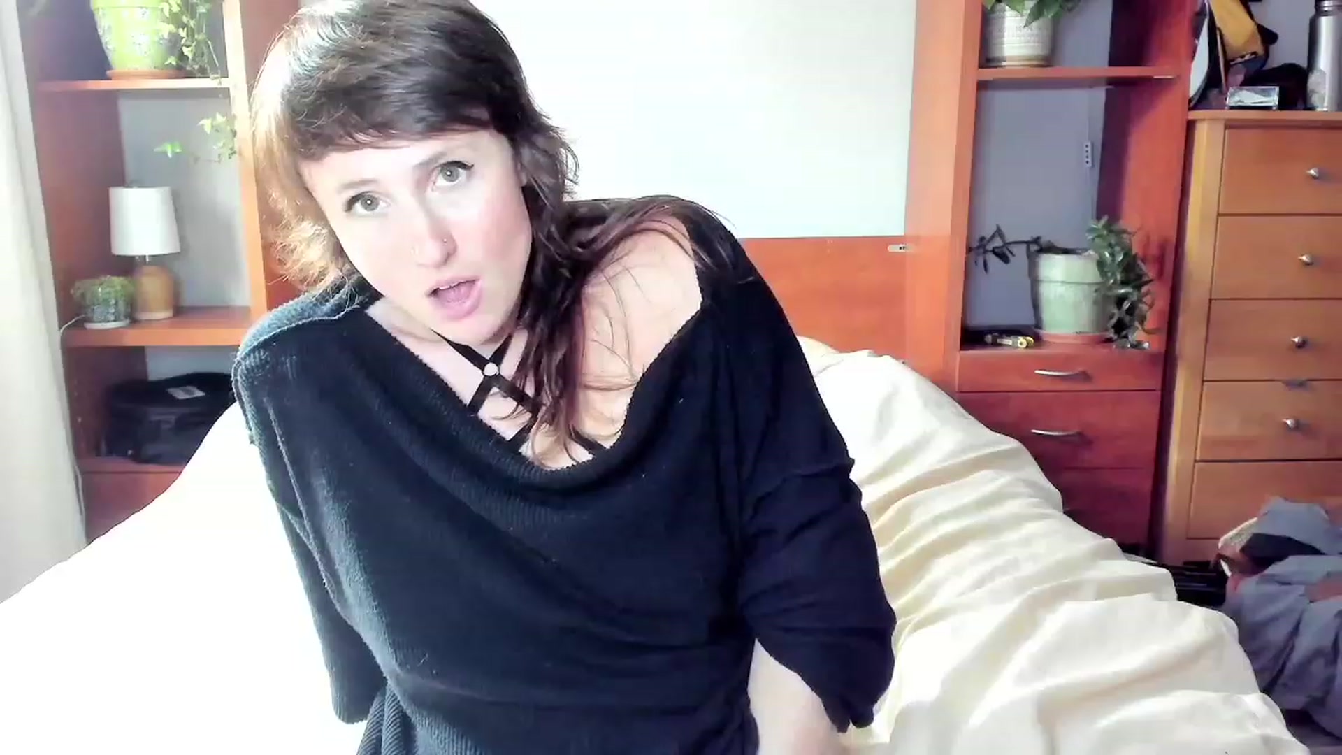 Gallery image thumbnail from QueenMaery's myfreecams stream on, 05/04/2023, 24:04 image 2 of 20