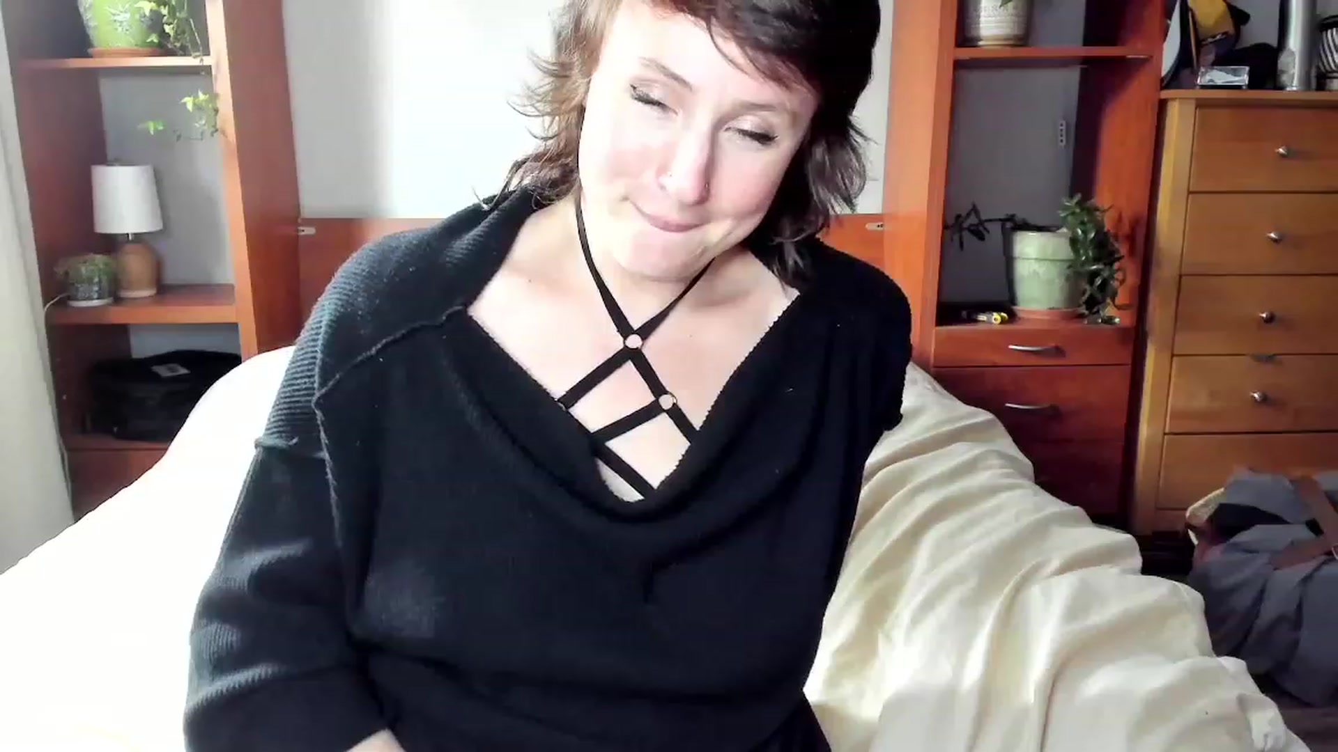 Gallery image thumbnail from QueenMaery's myfreecams stream on, 05/04/2023, 24:04 image 6 of 20