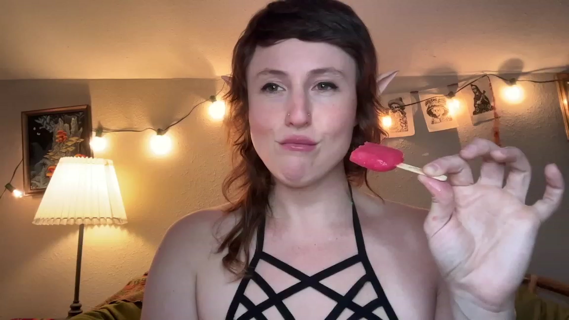 Gallery image thumbnail from QueenMaery's myfreecams stream on, 05/19/2023, 22:31 image 1 of 20