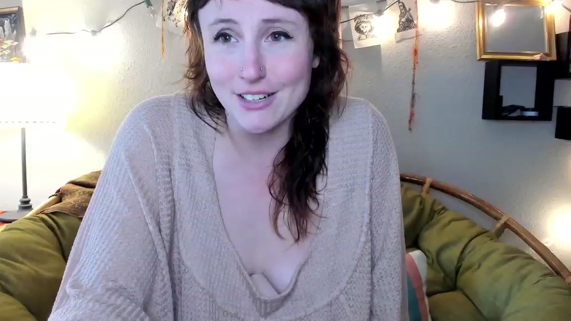 Gallery image thumbnail from QueenMaery's myfreecams stream on, 05/21/2023, 23:53 image 4 of 20
