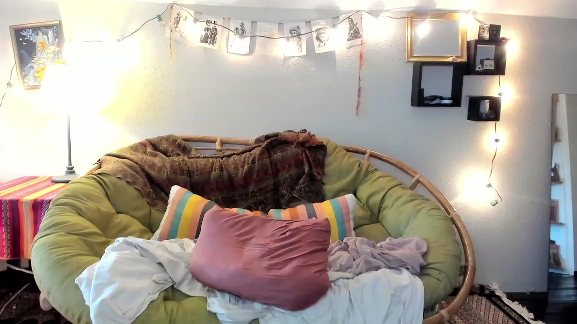 Gallery image thumbnail from QueenMaery's myfreecams stream on, 05/21/2023, 23:53 image 10 of 20