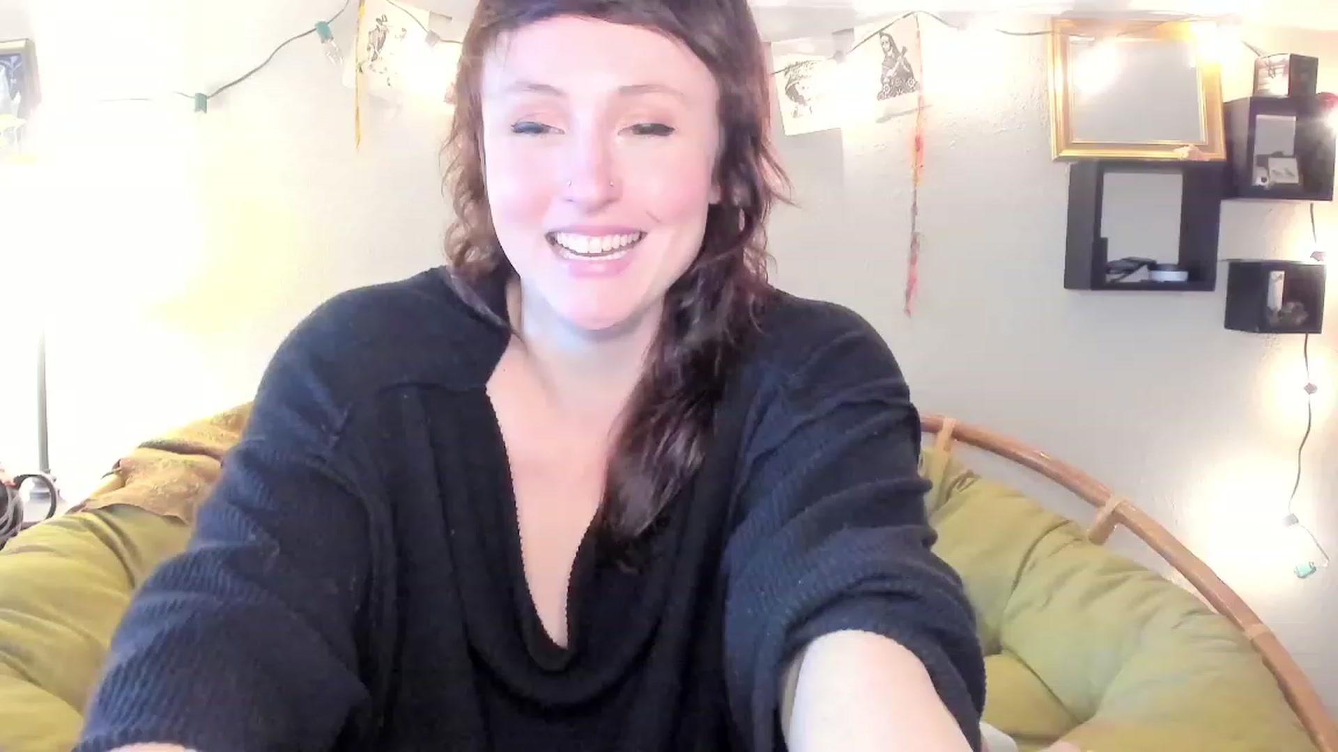 Gallery image thumbnail from QueenMaery's myfreecams stream on, 05/22/2023, 23:06 image 3 of 20