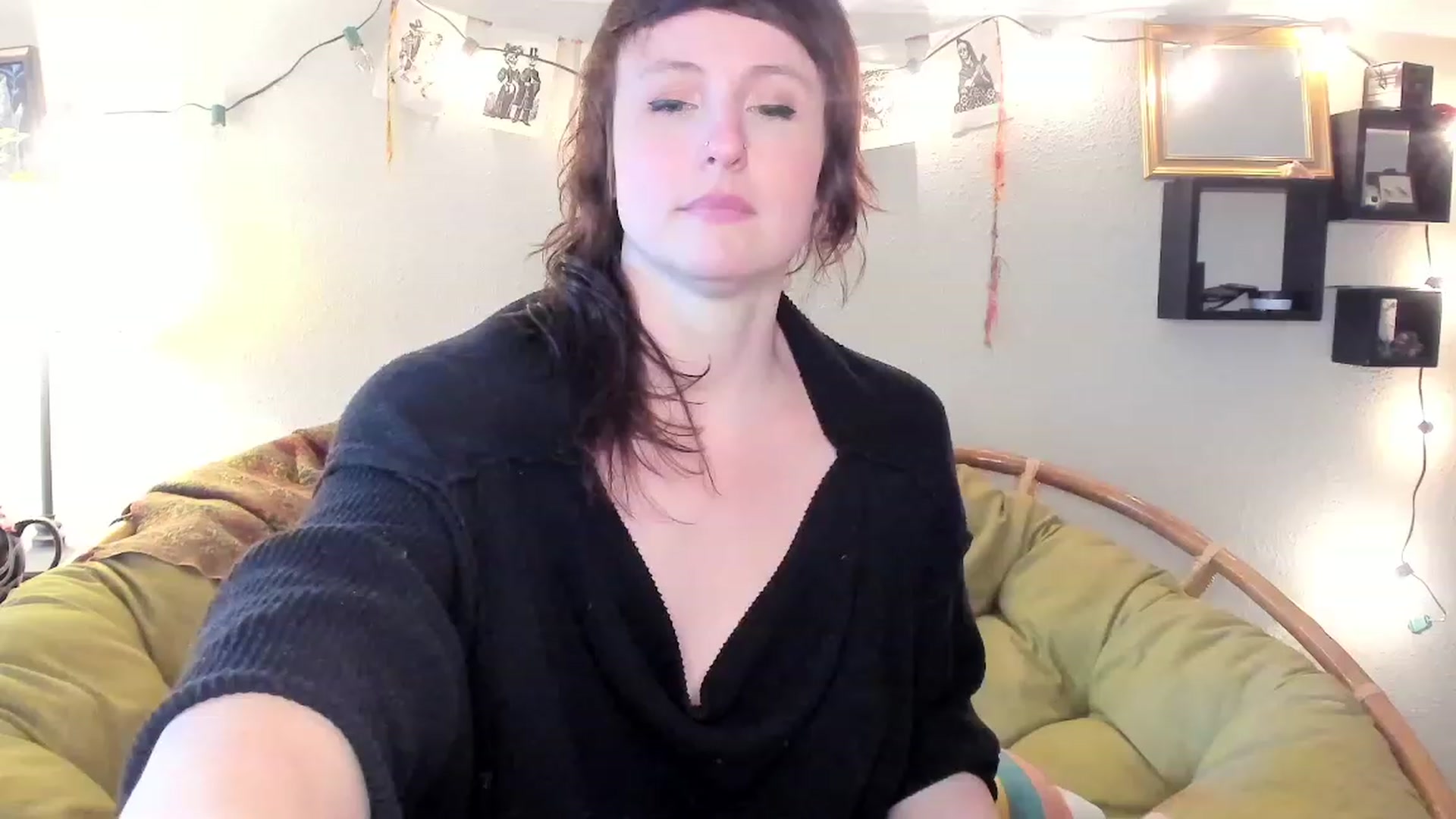 Gallery image thumbnail from QueenMaery's myfreecams stream on, 05/22/2023, 23:06 image 4 of 20
