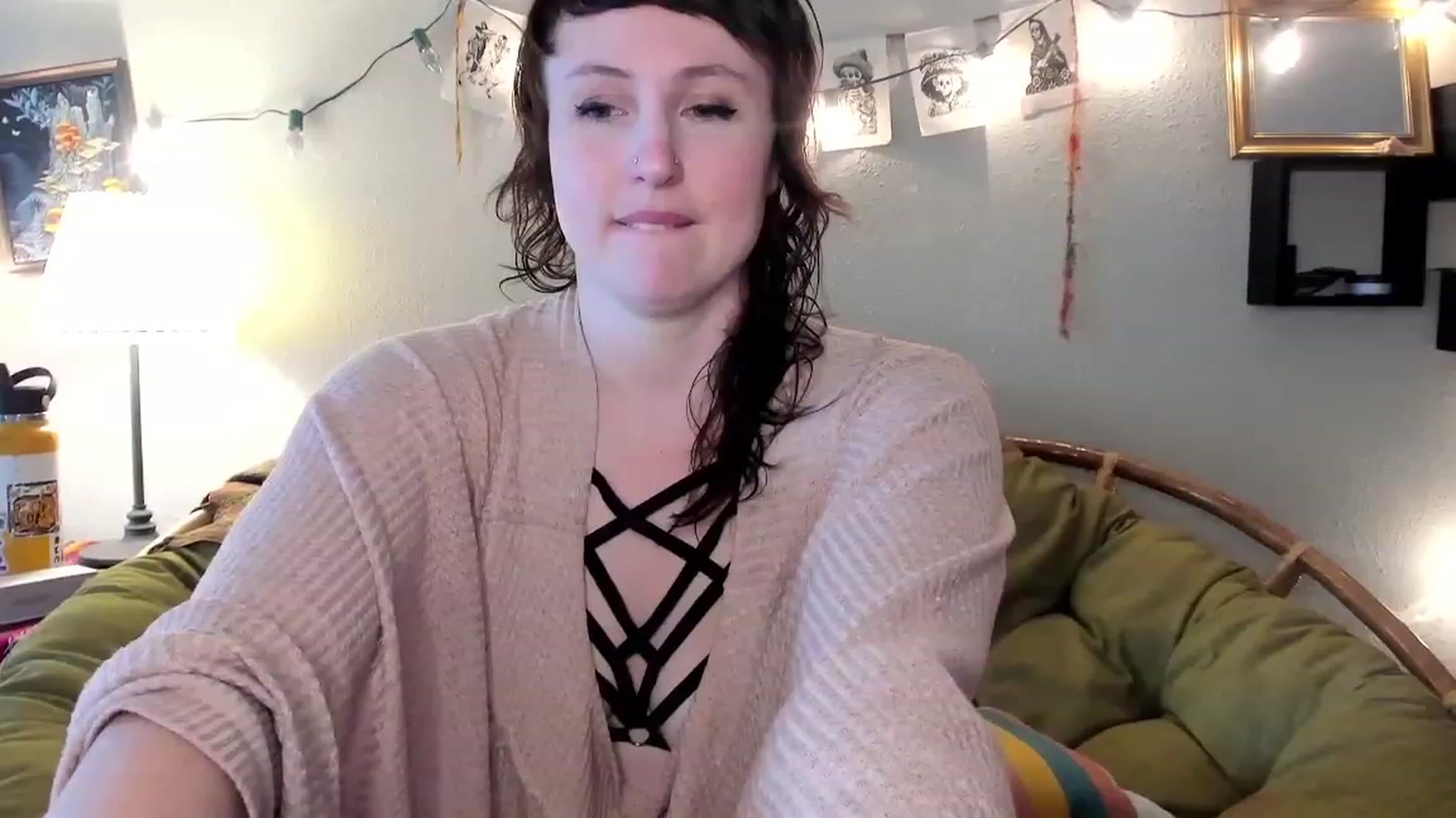 Gallery image thumbnail from QueenMaery's myfreecams stream on, 05/24/2023, 20:53 image 5 of 20