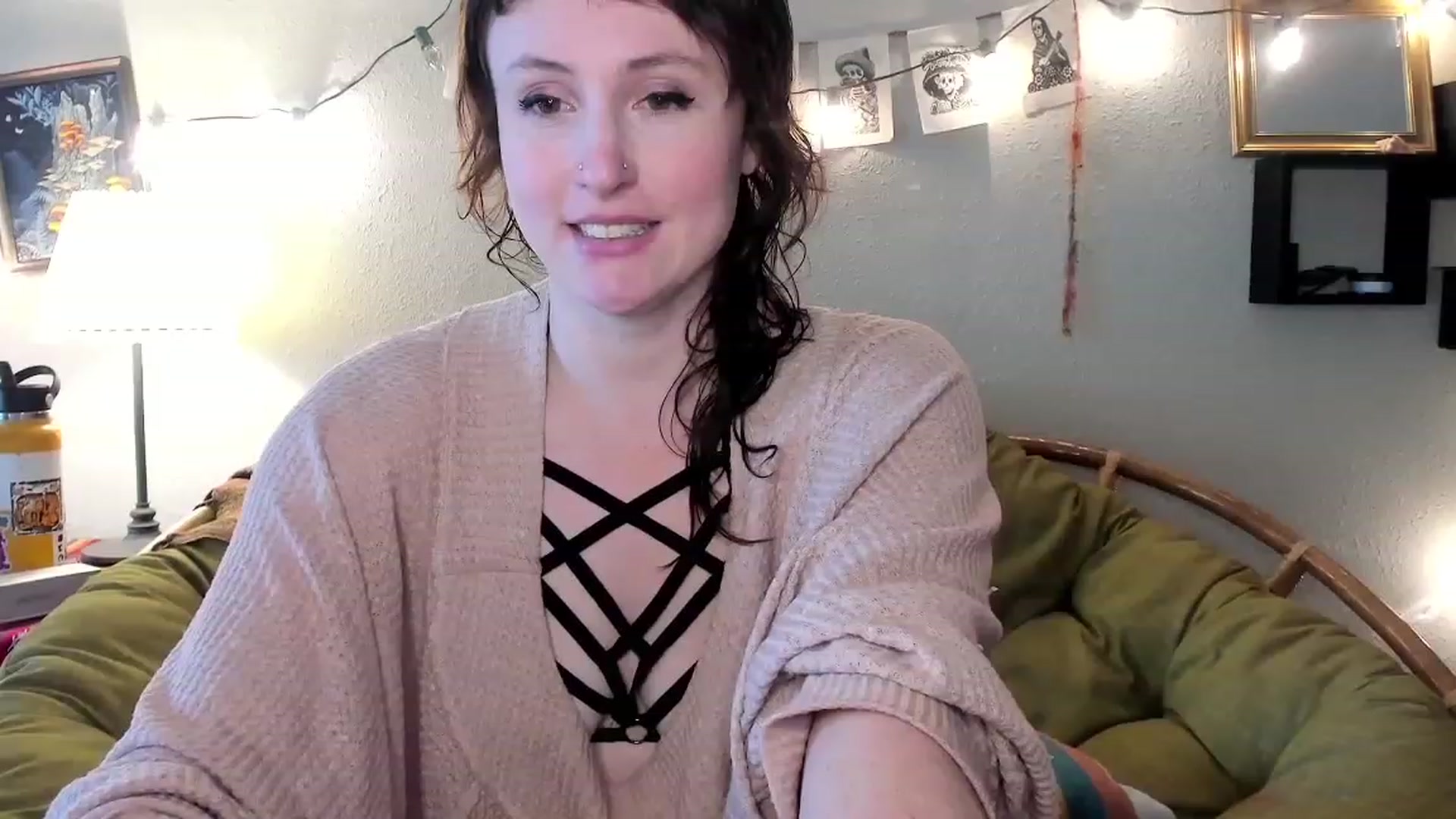Gallery image thumbnail from QueenMaery's myfreecams stream on, 05/24/2023, 20:53 image 1 of 20