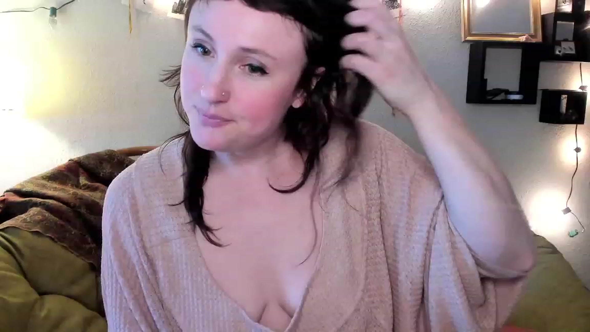 Gallery image thumbnail from QueenMaery's myfreecams stream on, 05/24/2023, 21:15 image 8 of 20