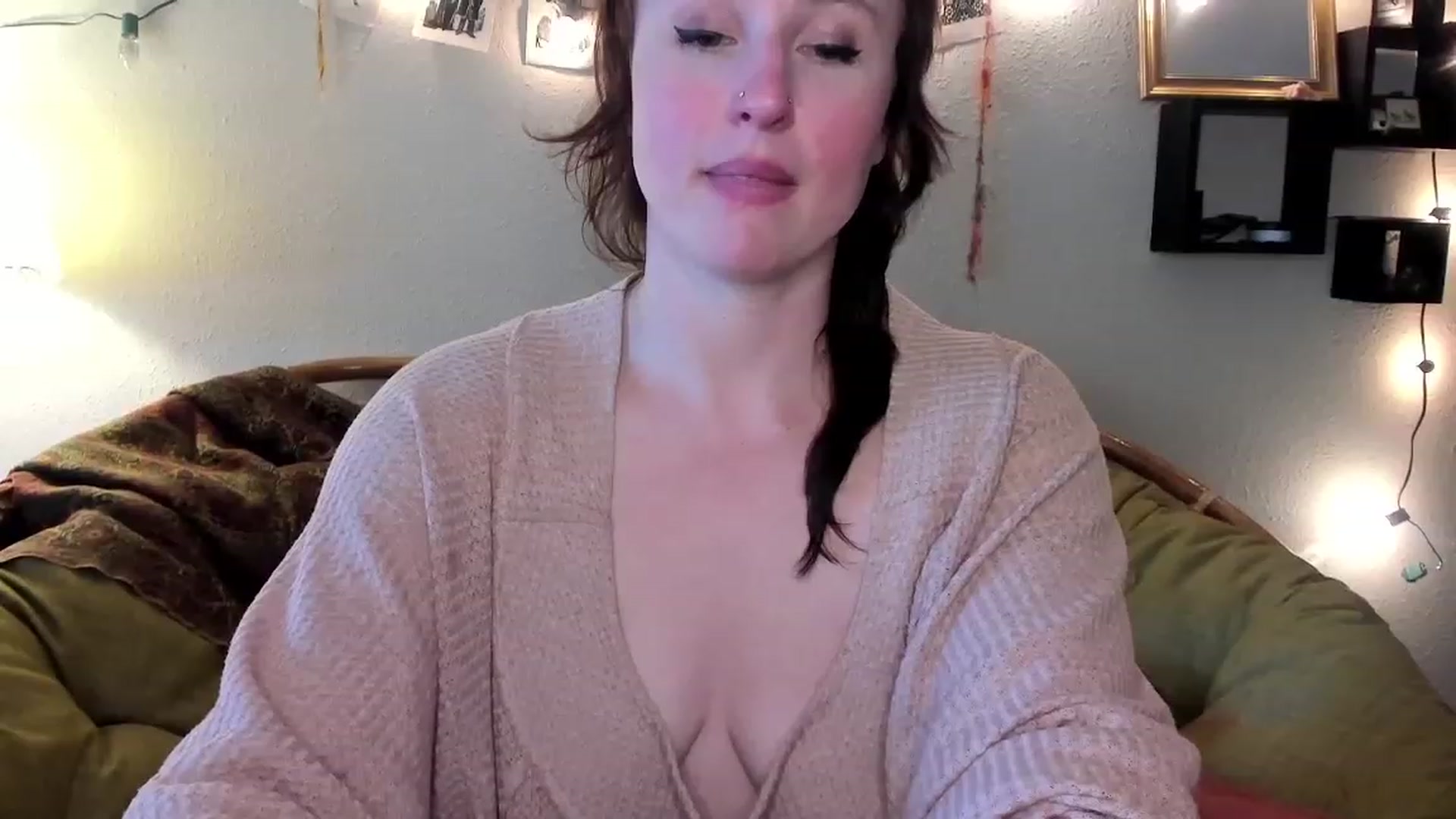 Gallery image thumbnail from QueenMaery's myfreecams stream on, 05/24/2023, 21:15 image 16 of 20