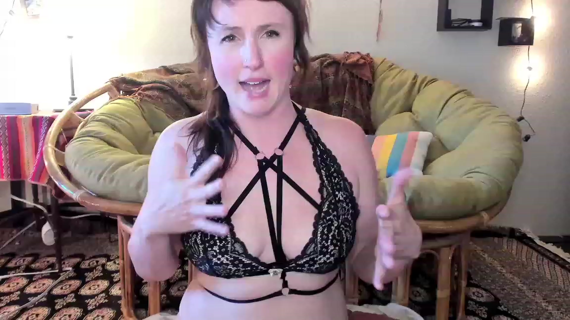 Gallery image thumbnail from QueenMaery's myfreecams stream on, 06/06/2023, 22:37 image 10 of 20