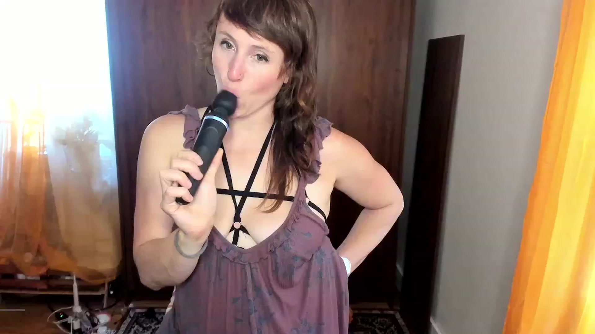 Gallery image thumbnail from QueenMaery's myfreecams stream on, 08/10/2023, 24:59 image 3 of 20