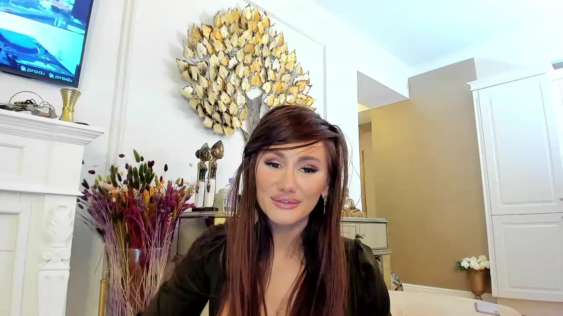 Gallery image thumbnail from QueenMar's myfreecams stream on, 12/05/2022, 24:08 image 9 of 20