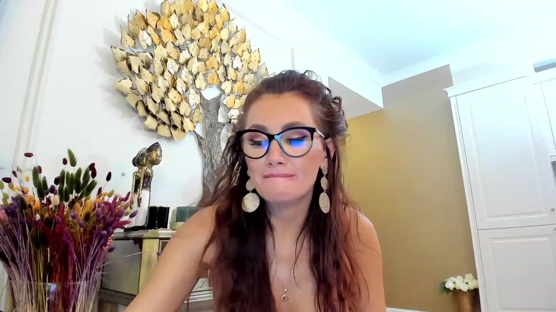 Gallery image thumbnail from QueenMar's myfreecams stream on, 04/01/2023, 19:32 image 20 of 20