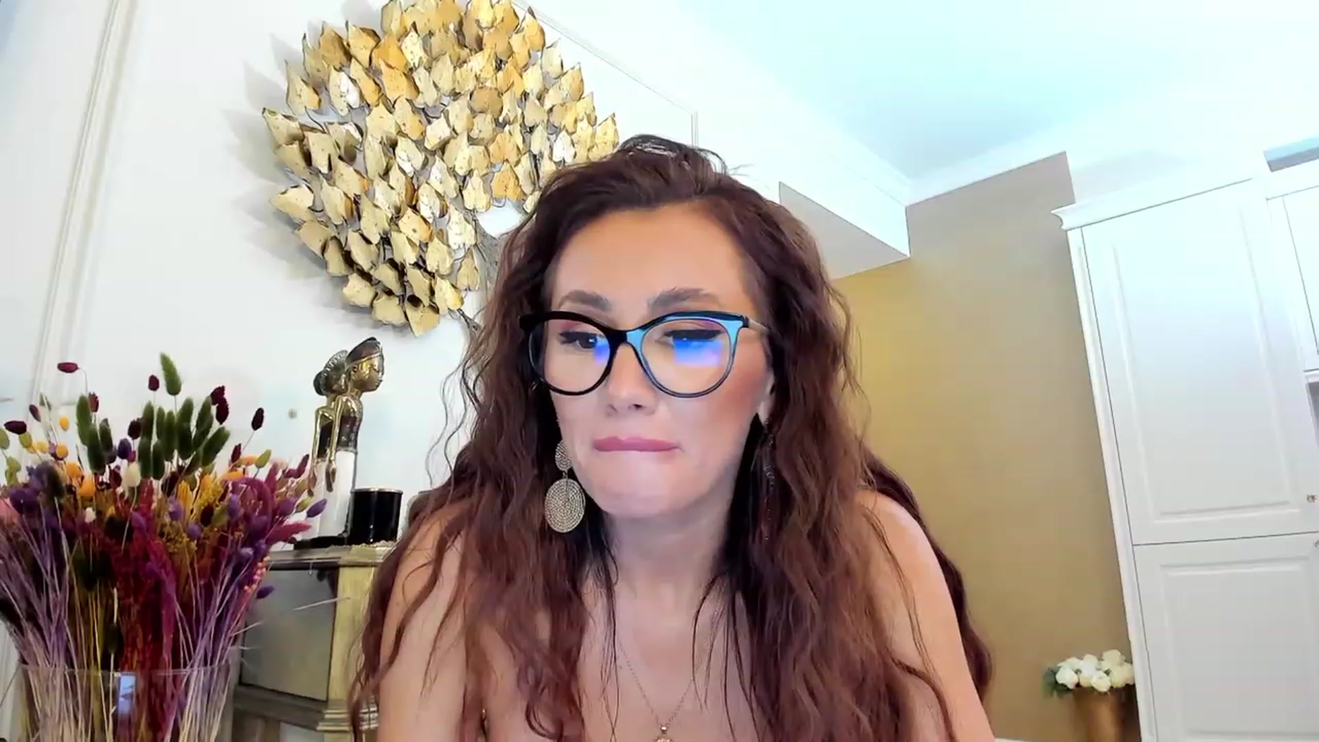 Gallery image thumbnail from QueenMar's myfreecams stream on, 04/01/2023, 19:32 image 18 of 20