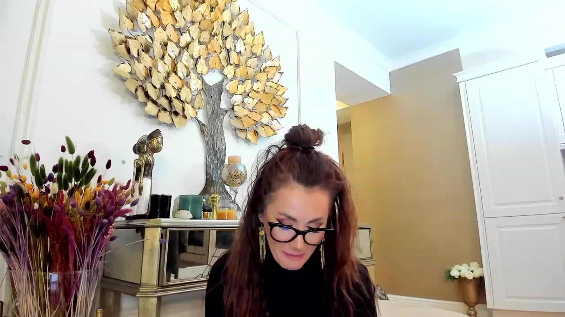 Gallery image thumbnail from QueenMar's myfreecams stream on, 04/02/2023, 18:41 image 4 of 20