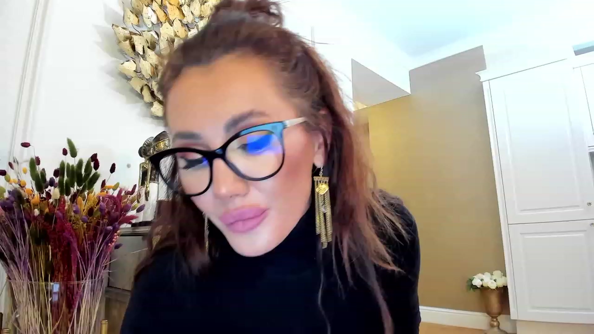 Gallery image thumbnail from QueenMar's myfreecams stream on, 04/02/2023, 18:58 image 6 of 20