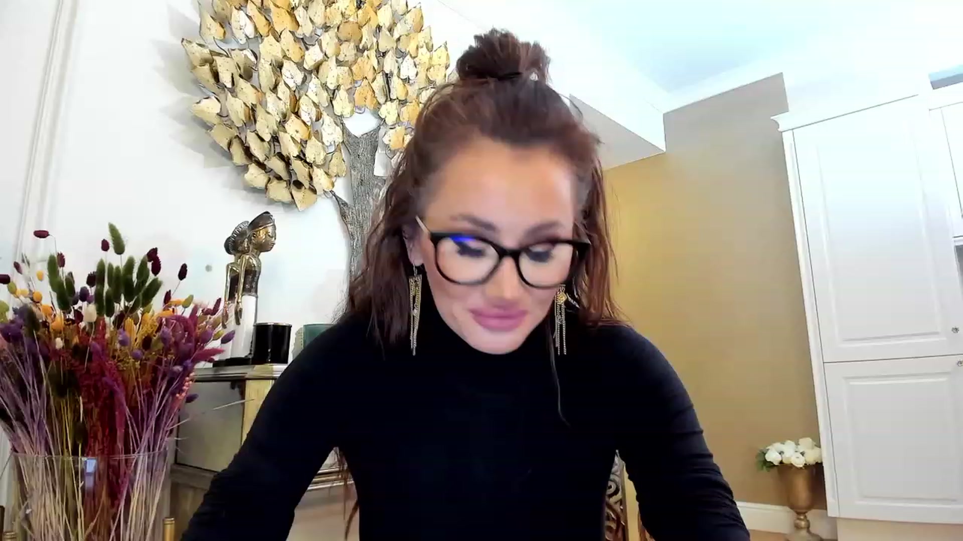 Gallery image thumbnail from QueenMar's myfreecams stream on, 04/02/2023, 18:58 image 3 of 20