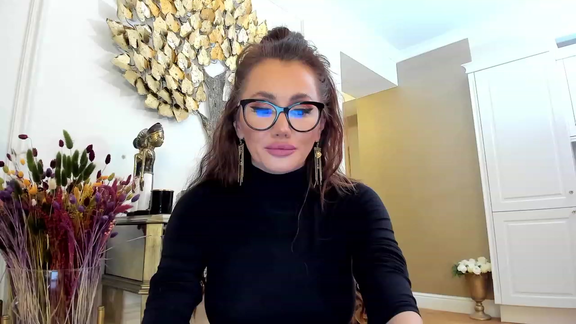 Gallery image thumbnail from QueenMar's myfreecams stream on, 04/02/2023, 18:58 image 5 of 20