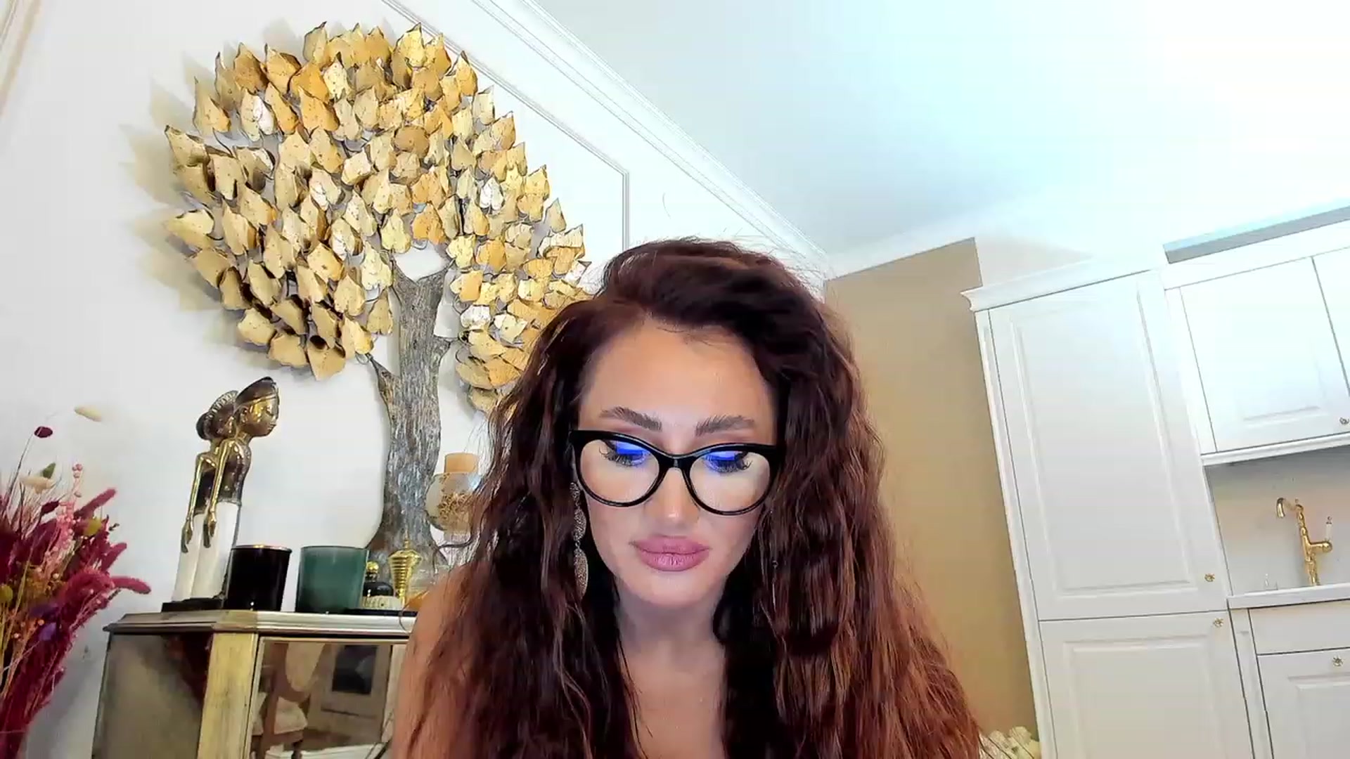 Gallery image thumbnail from QueenMar's myfreecams stream on, 04/07/2023, 16:48 image 2 of 20