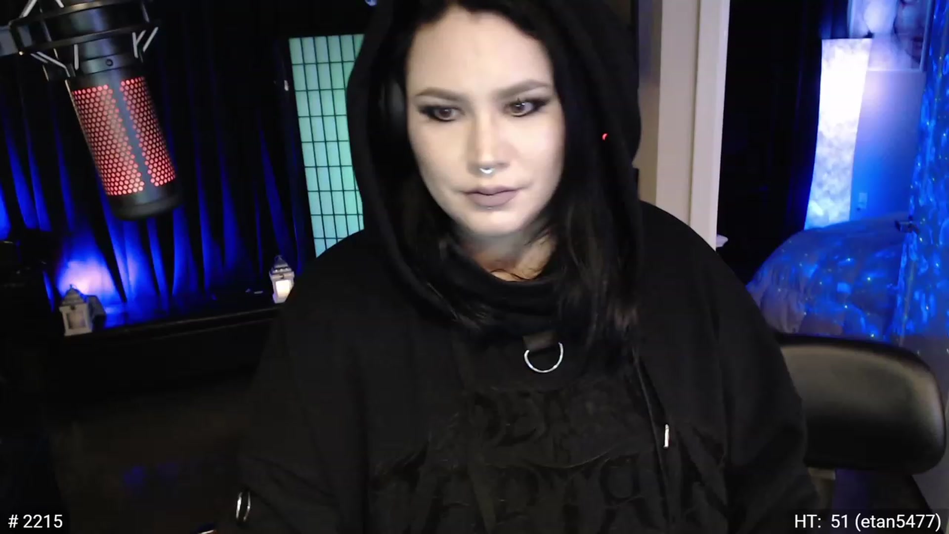 Gallery image thumbnail from QueenOfMetal's myfreecams stream on, 11/16/2022, 11:01 image 12 of 20