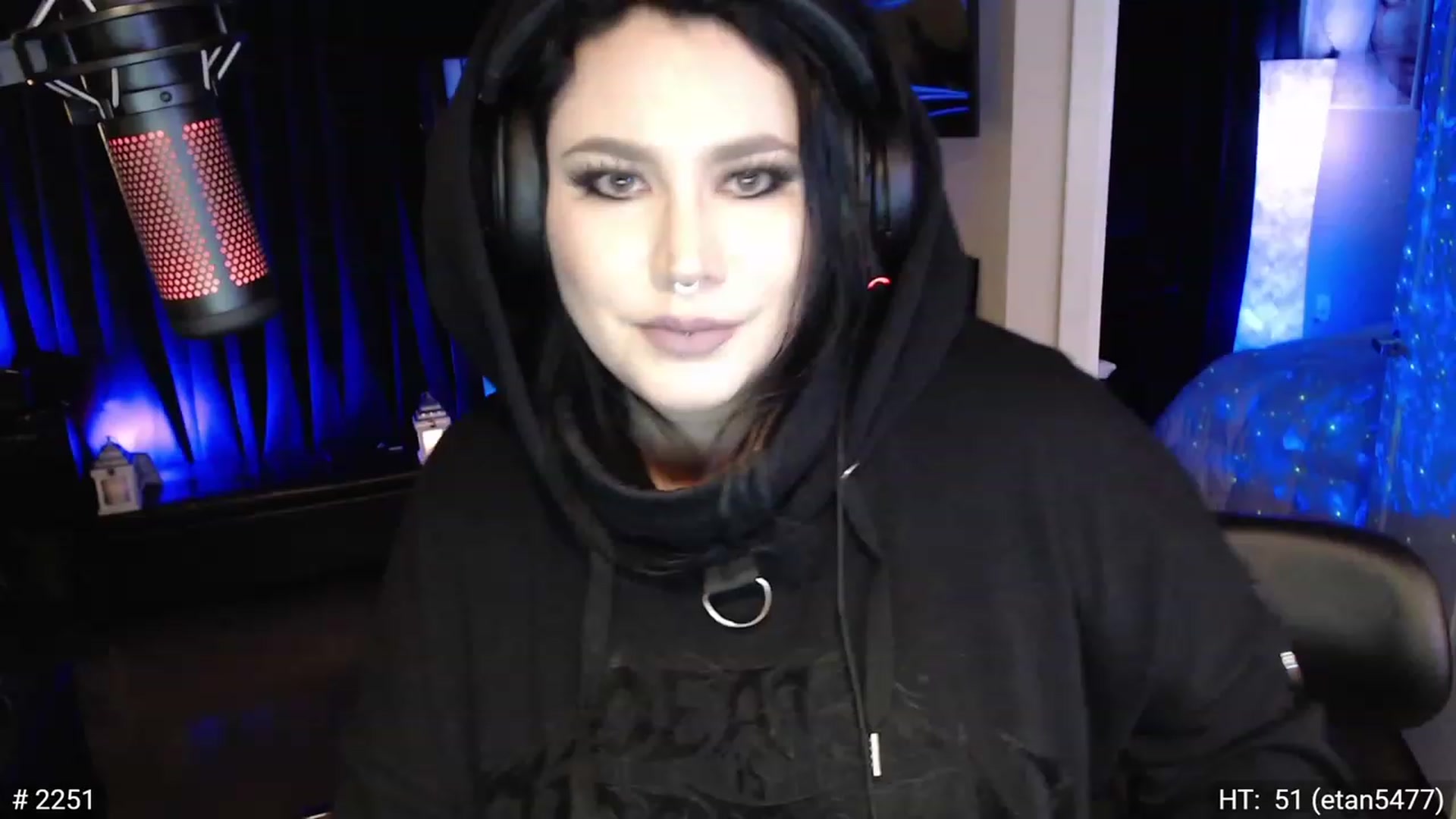 Gallery image thumbnail from QueenOfMetal's myfreecams stream on, 11/16/2022, 11:01 image 7 of 20