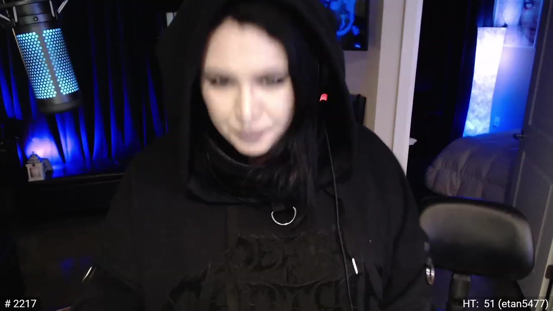 Gallery image thumbnail from QueenOfMetal's myfreecams stream on, 11/16/2022, 11:01 image 14 of 20
