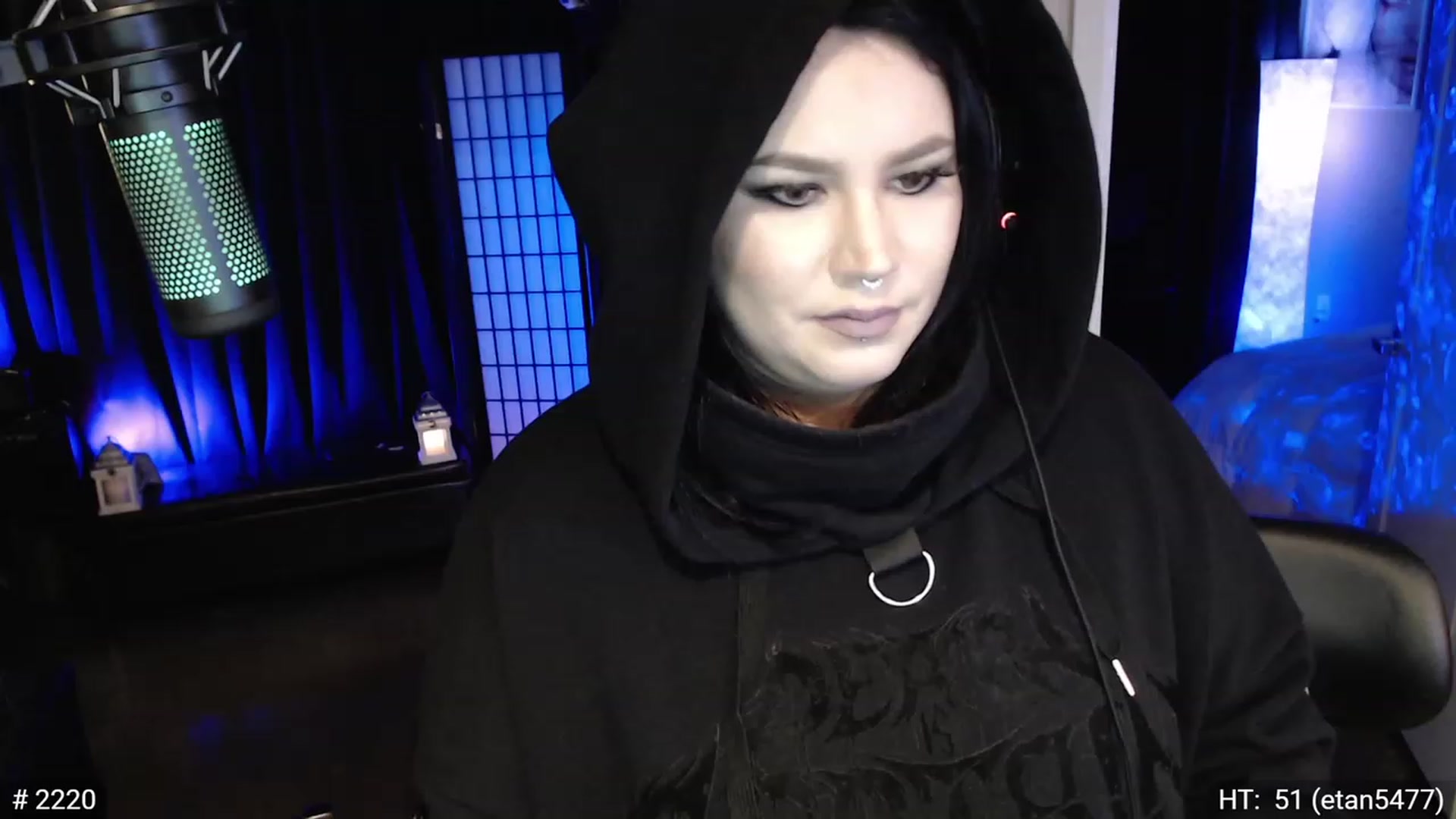 Gallery image thumbnail from QueenOfMetal's myfreecams stream on, 11/16/2022, 11:01 image 10 of 20