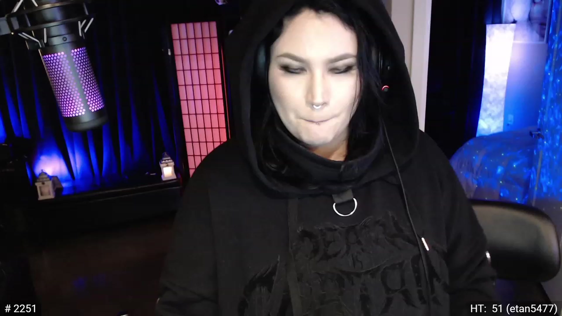 Gallery image thumbnail from QueenOfMetal's myfreecams stream on, 11/16/2022, 11:01 image 8 of 20