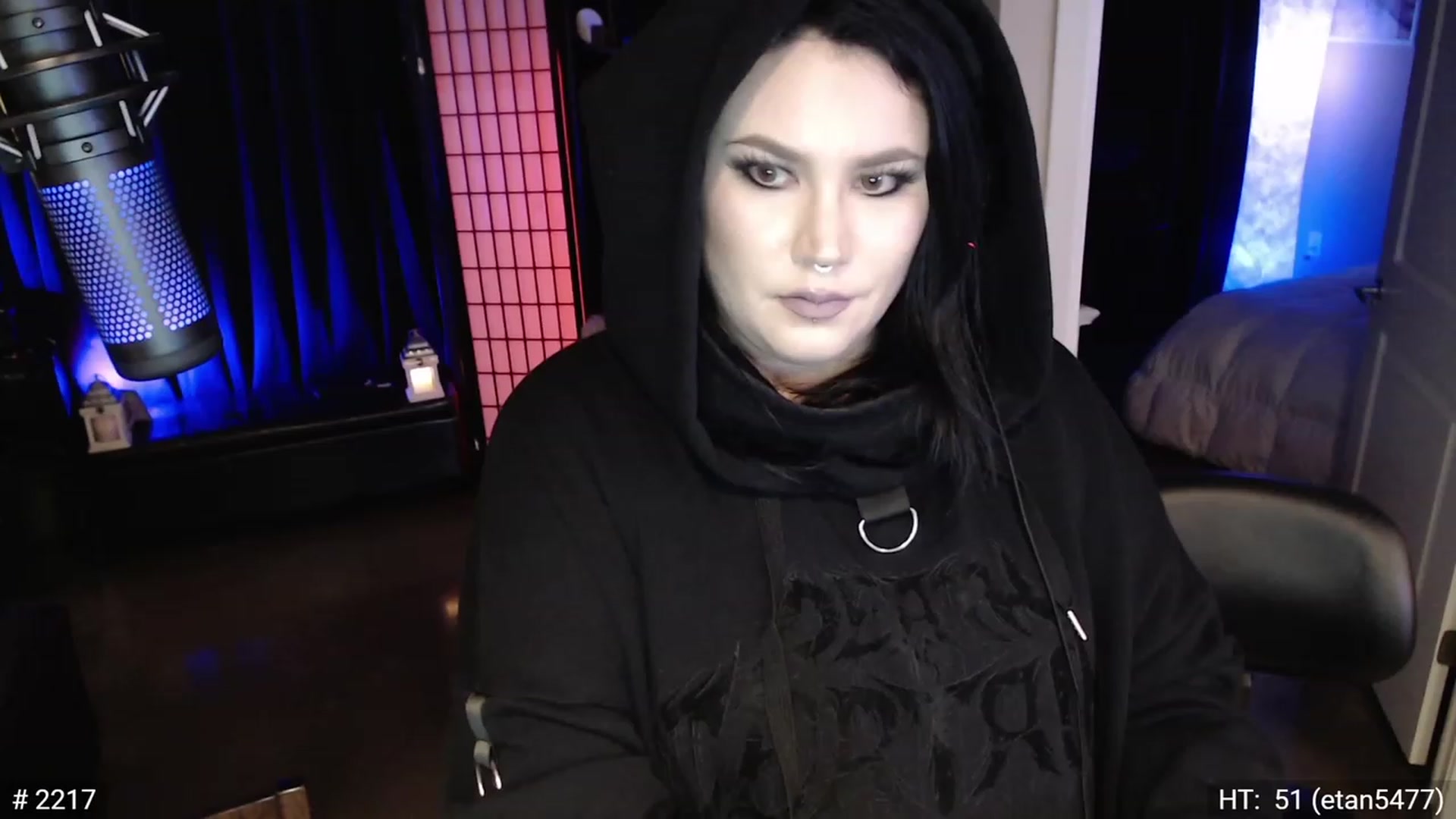 Gallery image thumbnail from QueenOfMetal's myfreecams stream on, 11/16/2022, 11:01 image 19 of 20