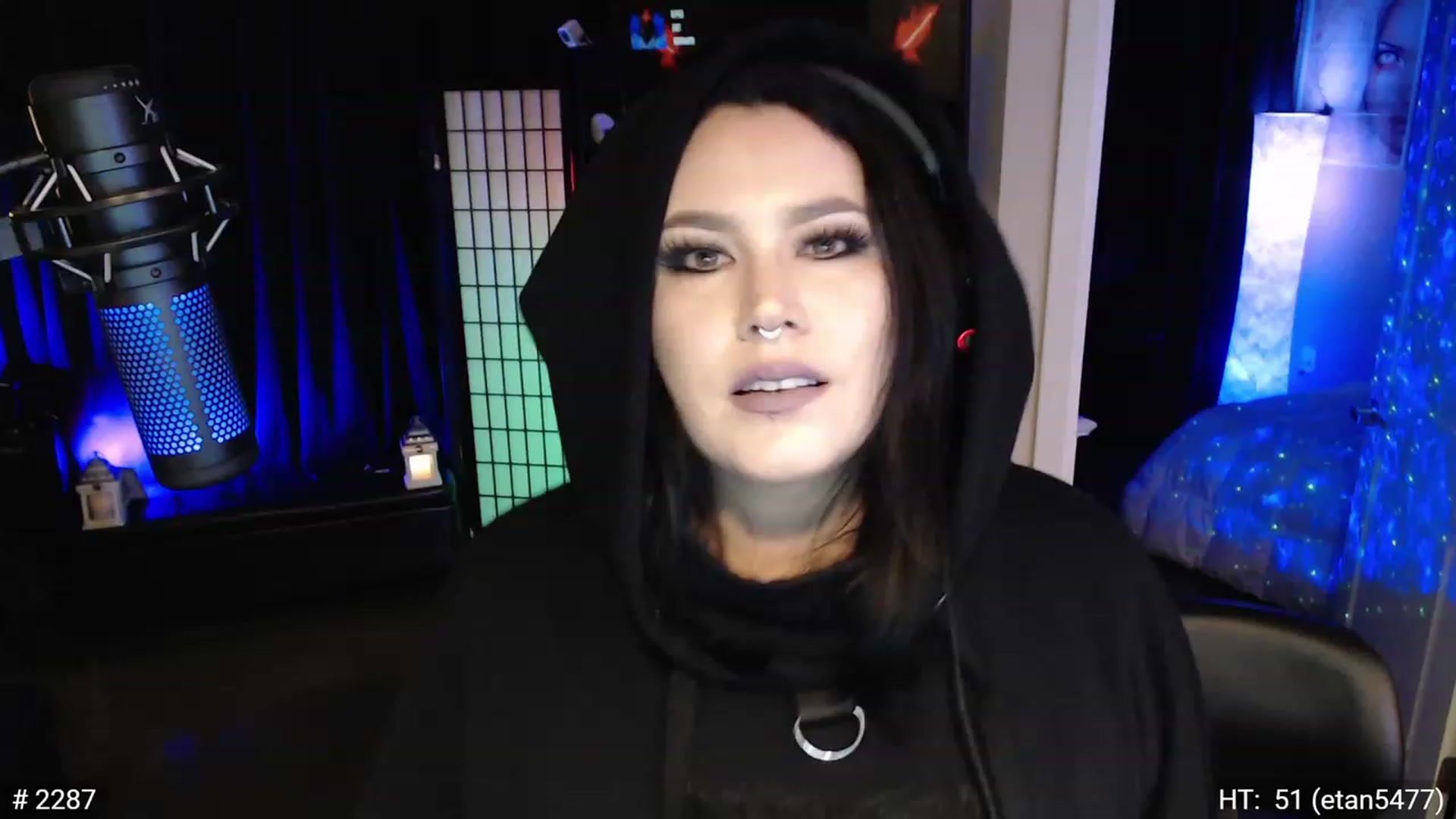 Gallery image thumbnail from QueenOfMetal's myfreecams stream on, 11/16/2022, 11:01 image 3 of 20