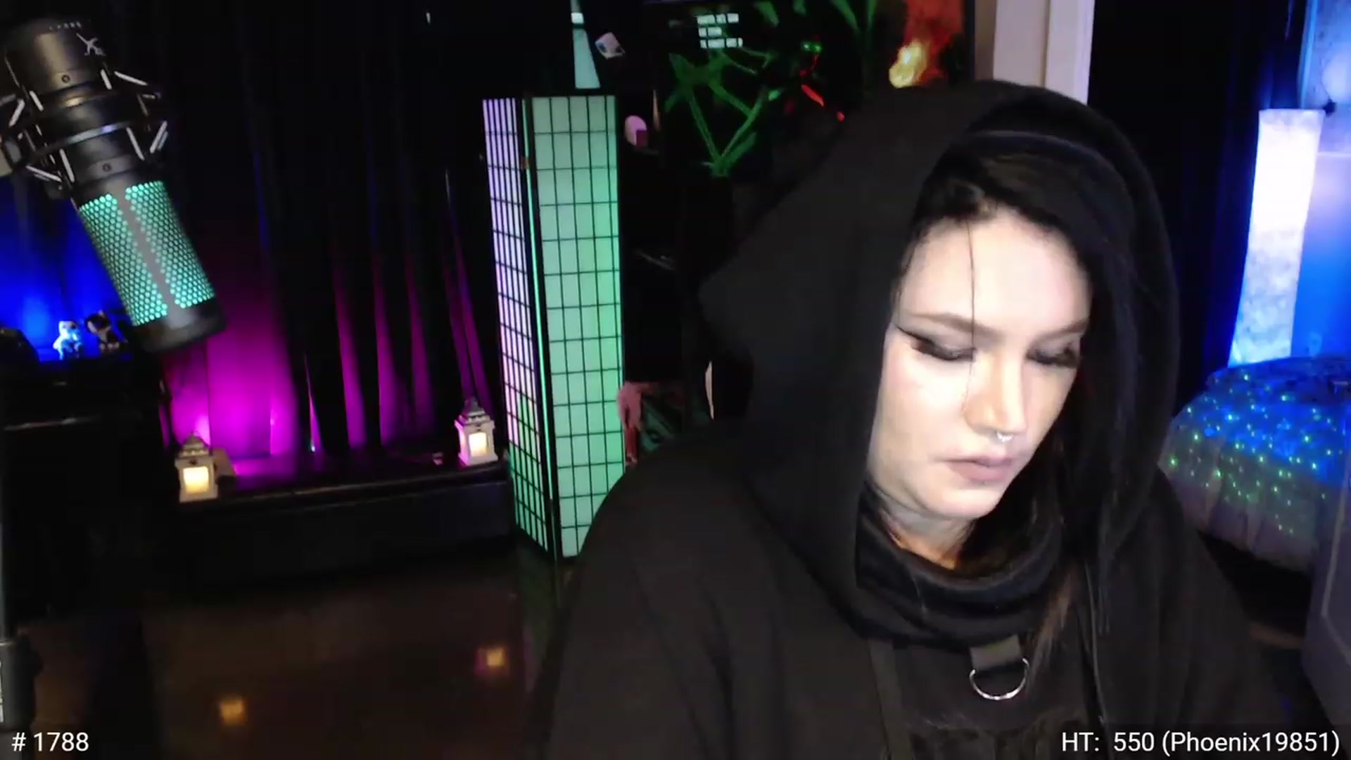Gallery image thumbnail from QueenOfMetal's myfreecams stream on, 11/17/2022, 14:25 image 16 of 20
