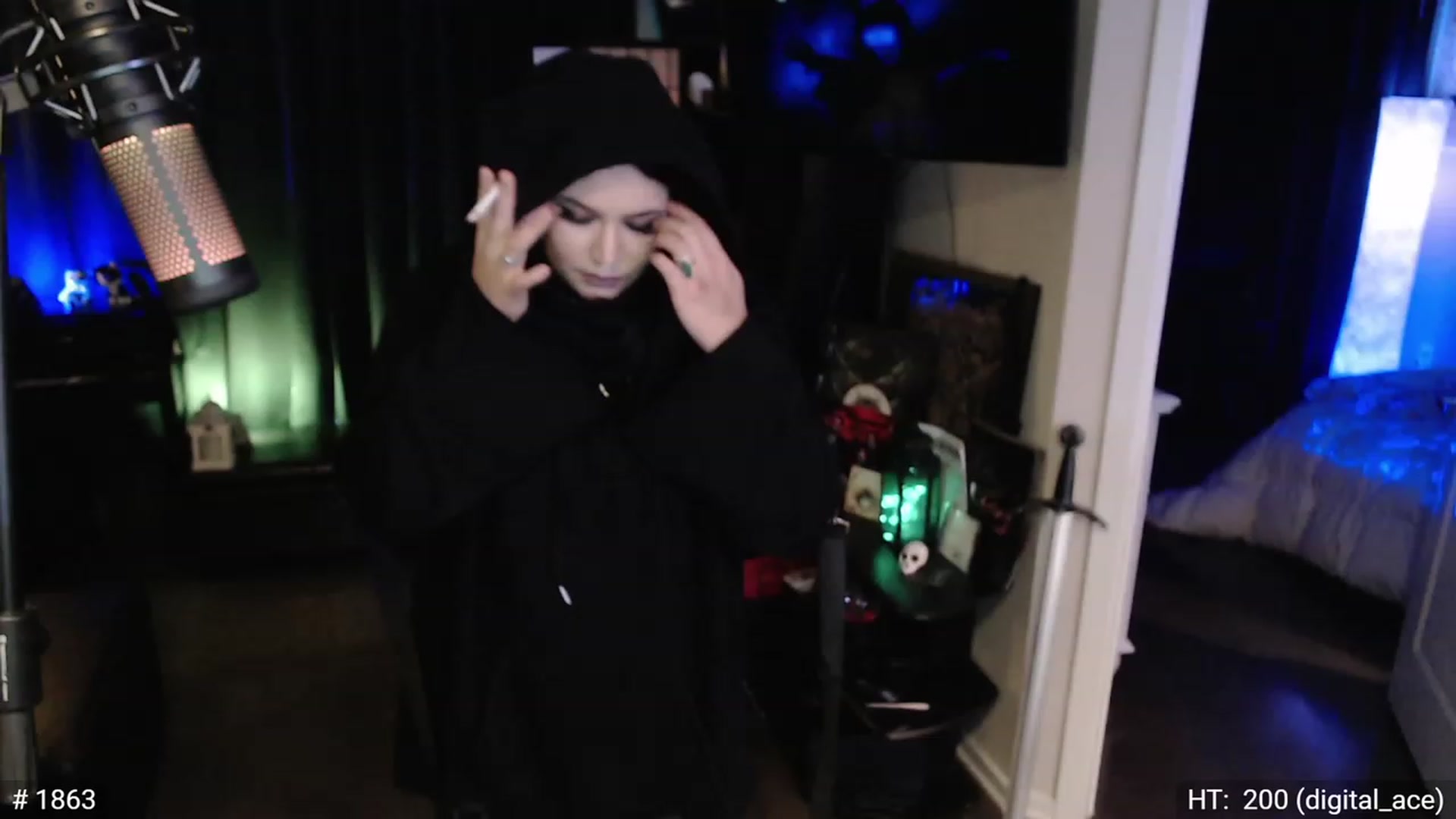 Gallery image thumbnail from QueenOfMetal's myfreecams stream on, 11/17/2022, 14:25 image 3 of 20