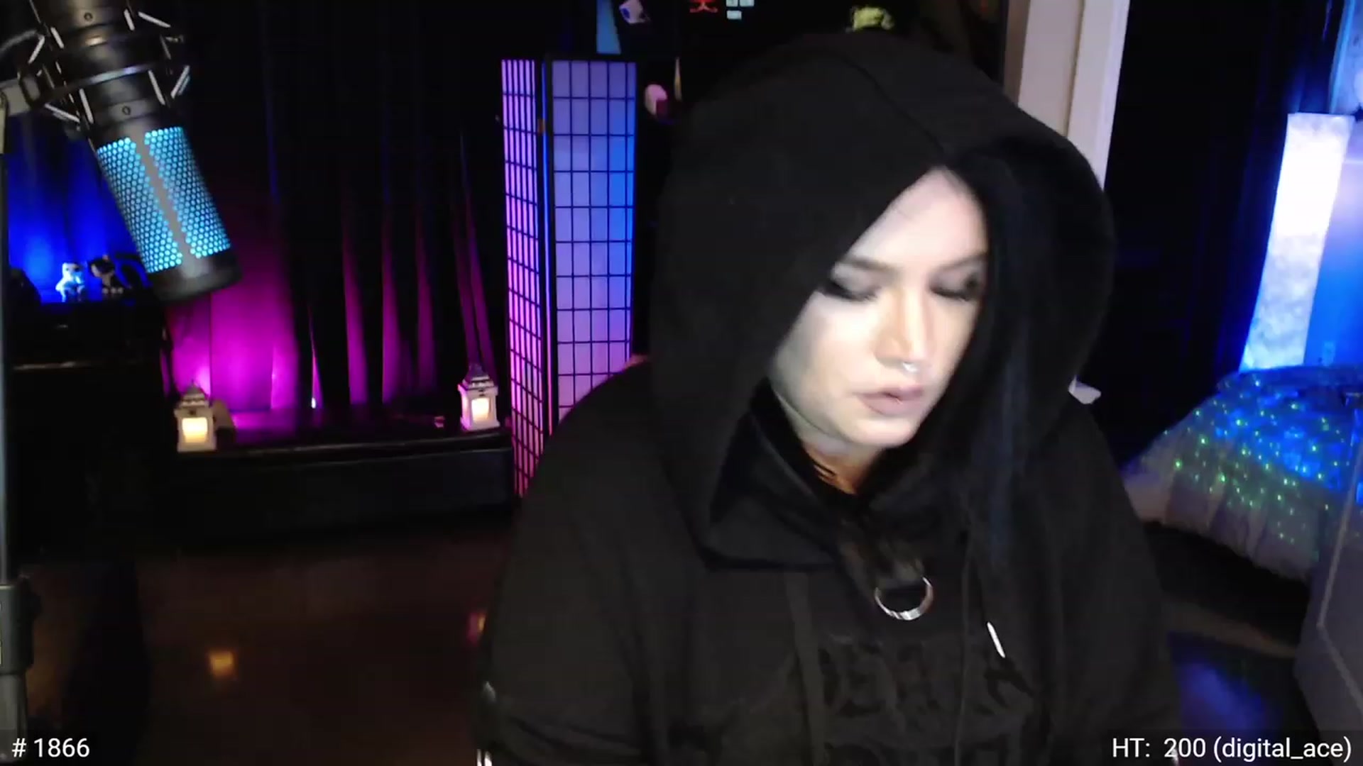 Gallery image thumbnail from QueenOfMetal's myfreecams stream on, 11/17/2022, 14:25 image 7 of 20