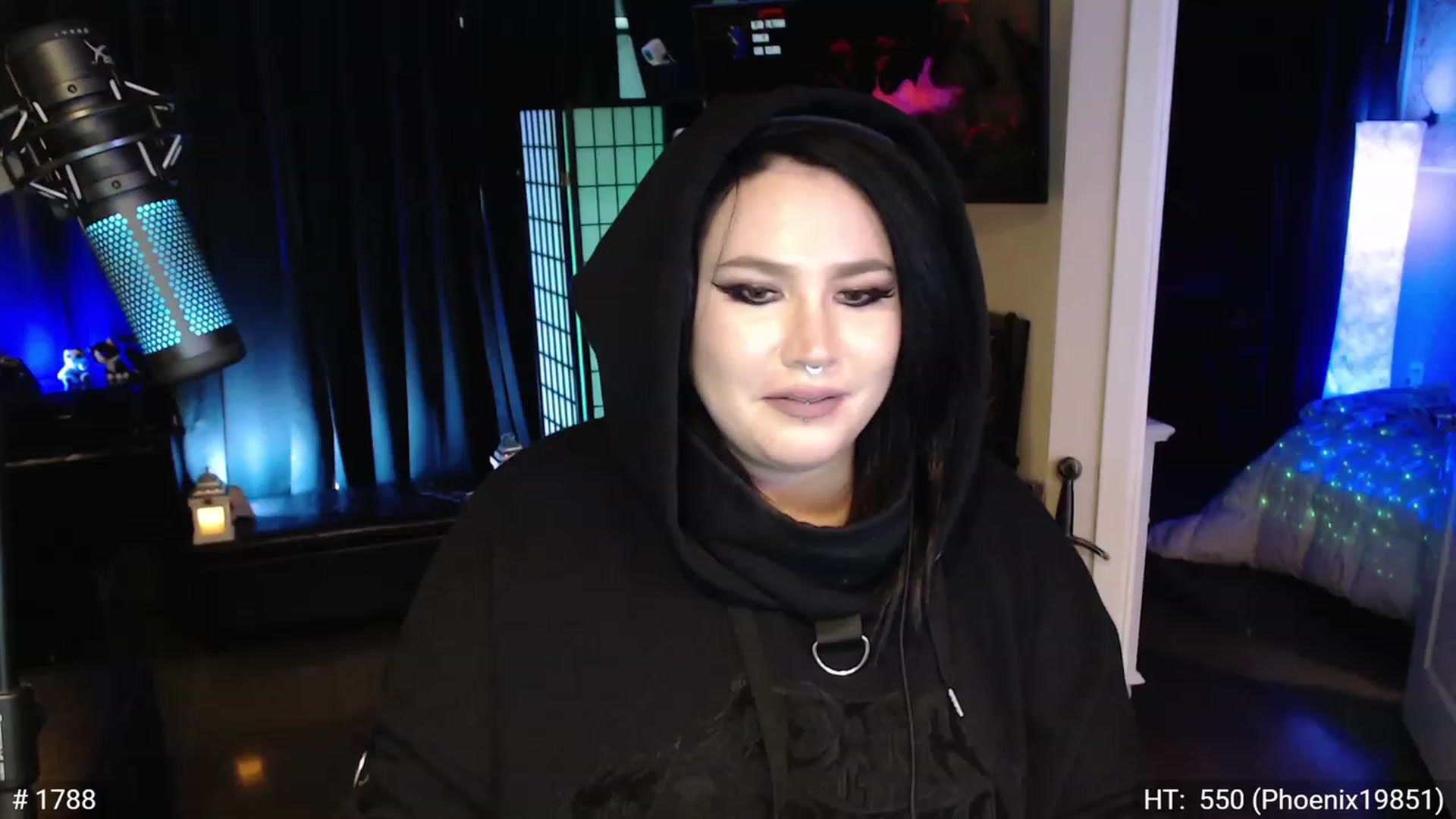 Gallery image thumbnail from QueenOfMetal's myfreecams stream on, 11/17/2022, 14:25 image 17 of 20
