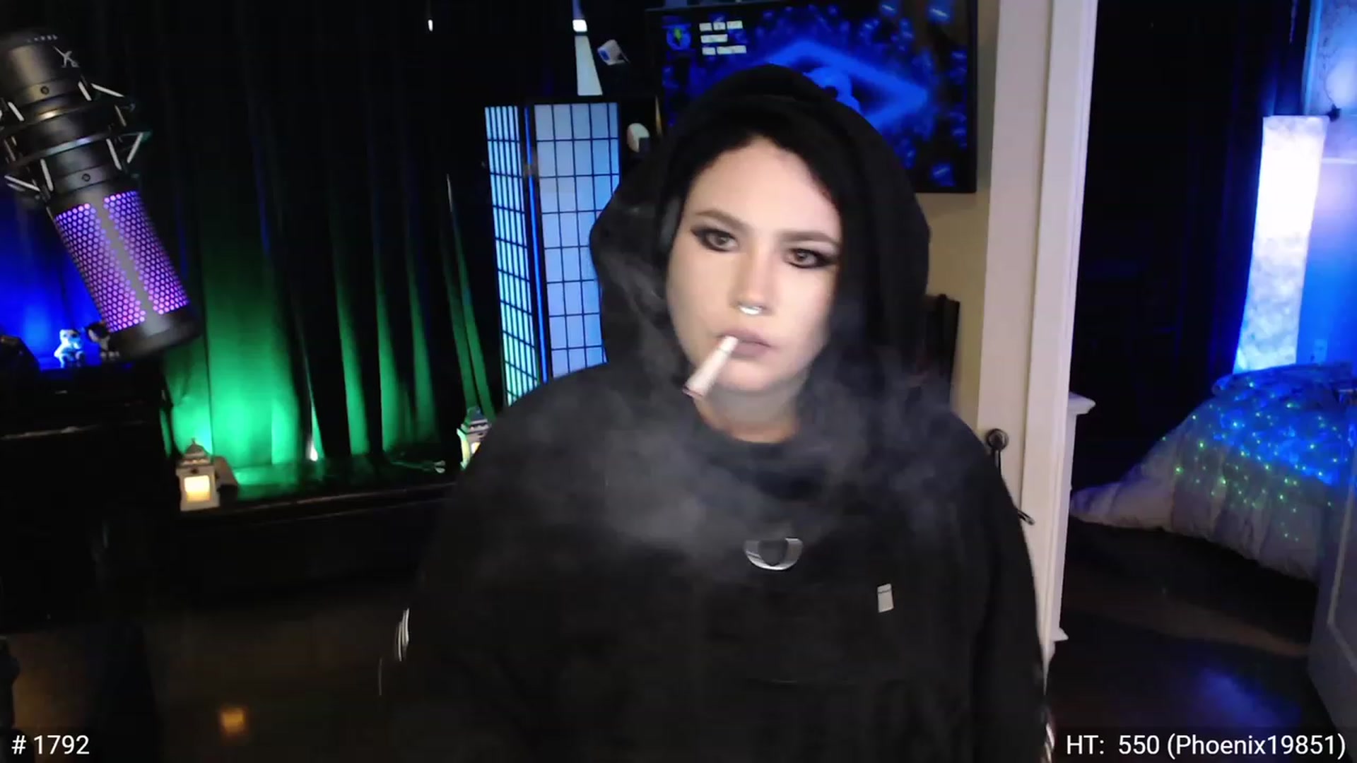 Gallery image thumbnail from QueenOfMetal's myfreecams stream on, 11/17/2022, 15:39 image 3 of 20
