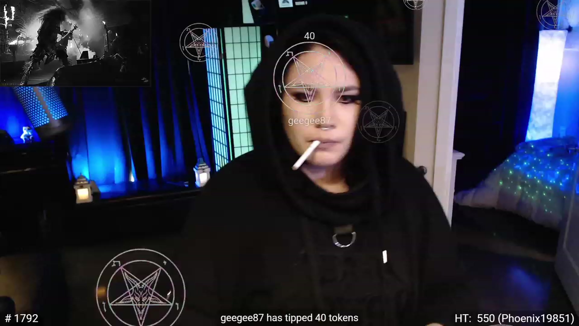 Gallery image thumbnail from QueenOfMetal's myfreecams stream on, 11/17/2022, 15:39 image 8 of 20
