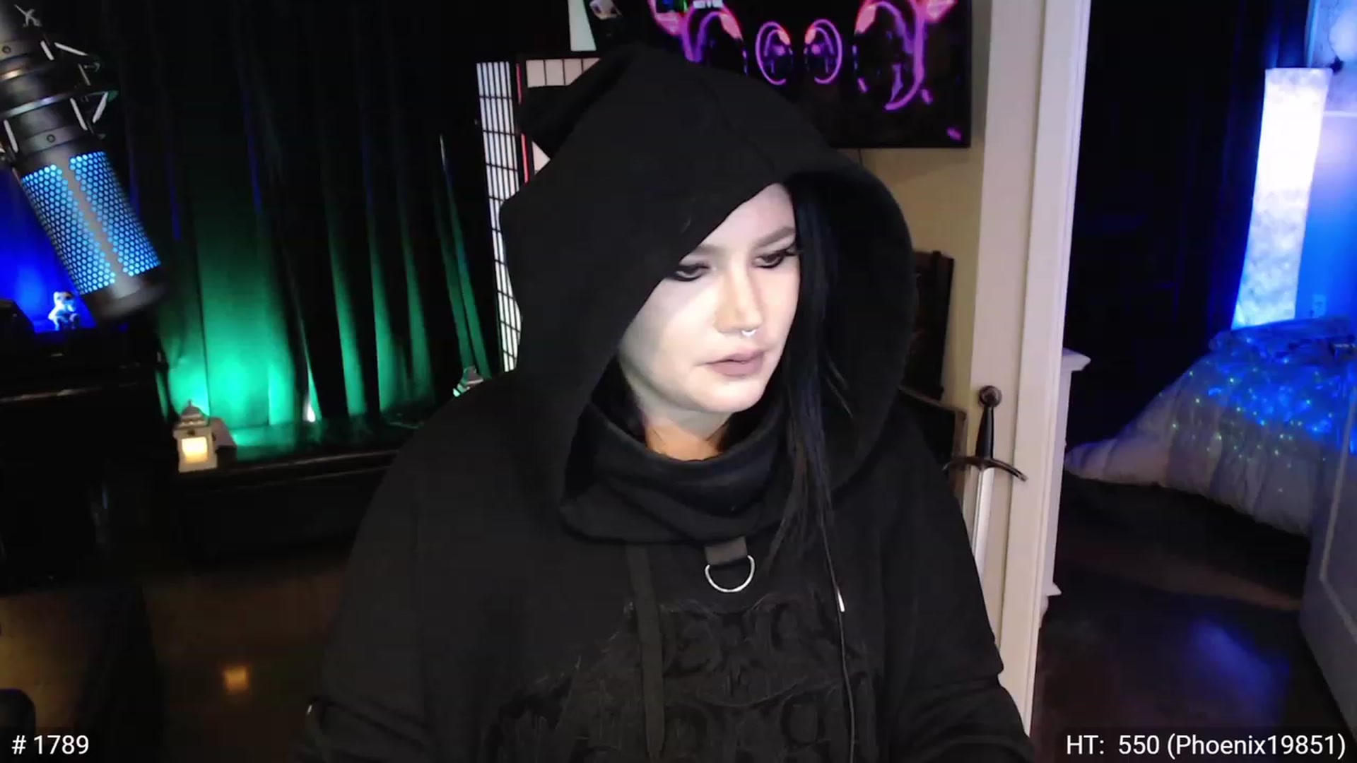Gallery image thumbnail from QueenOfMetal's myfreecams stream on, 11/17/2022, 15:39 image 10 of 20
