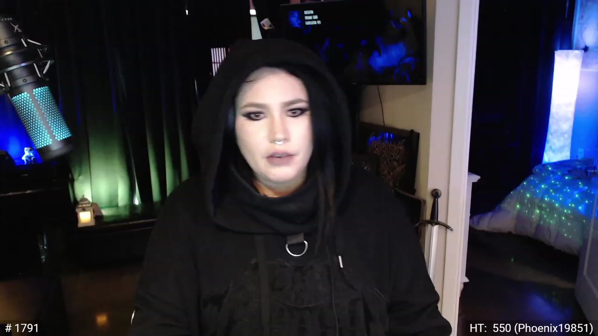 Gallery image thumbnail from QueenOfMetal's myfreecams stream on, 11/17/2022, 15:39 image 19 of 20