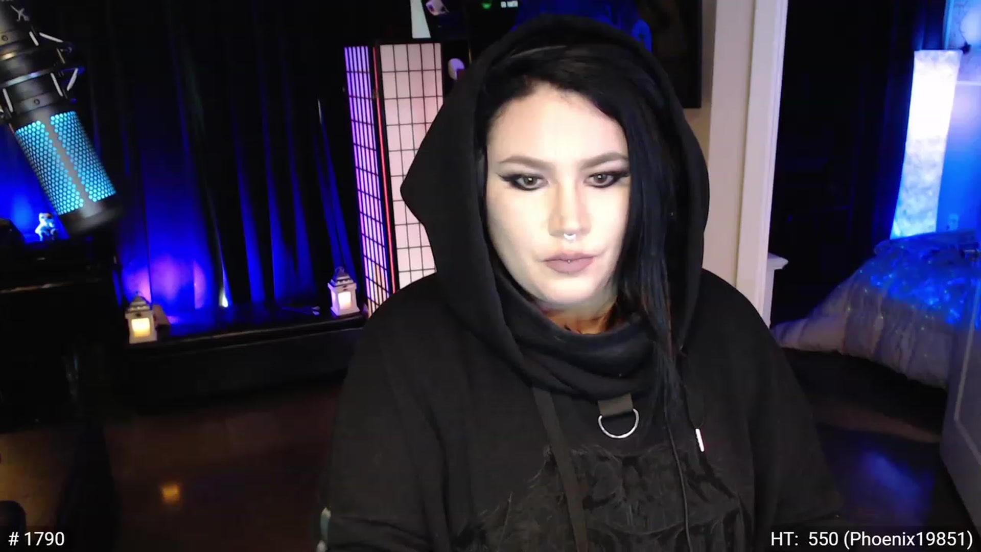 Gallery image thumbnail from QueenOfMetal's myfreecams stream on, 11/17/2022, 15:39 image 13 of 20
