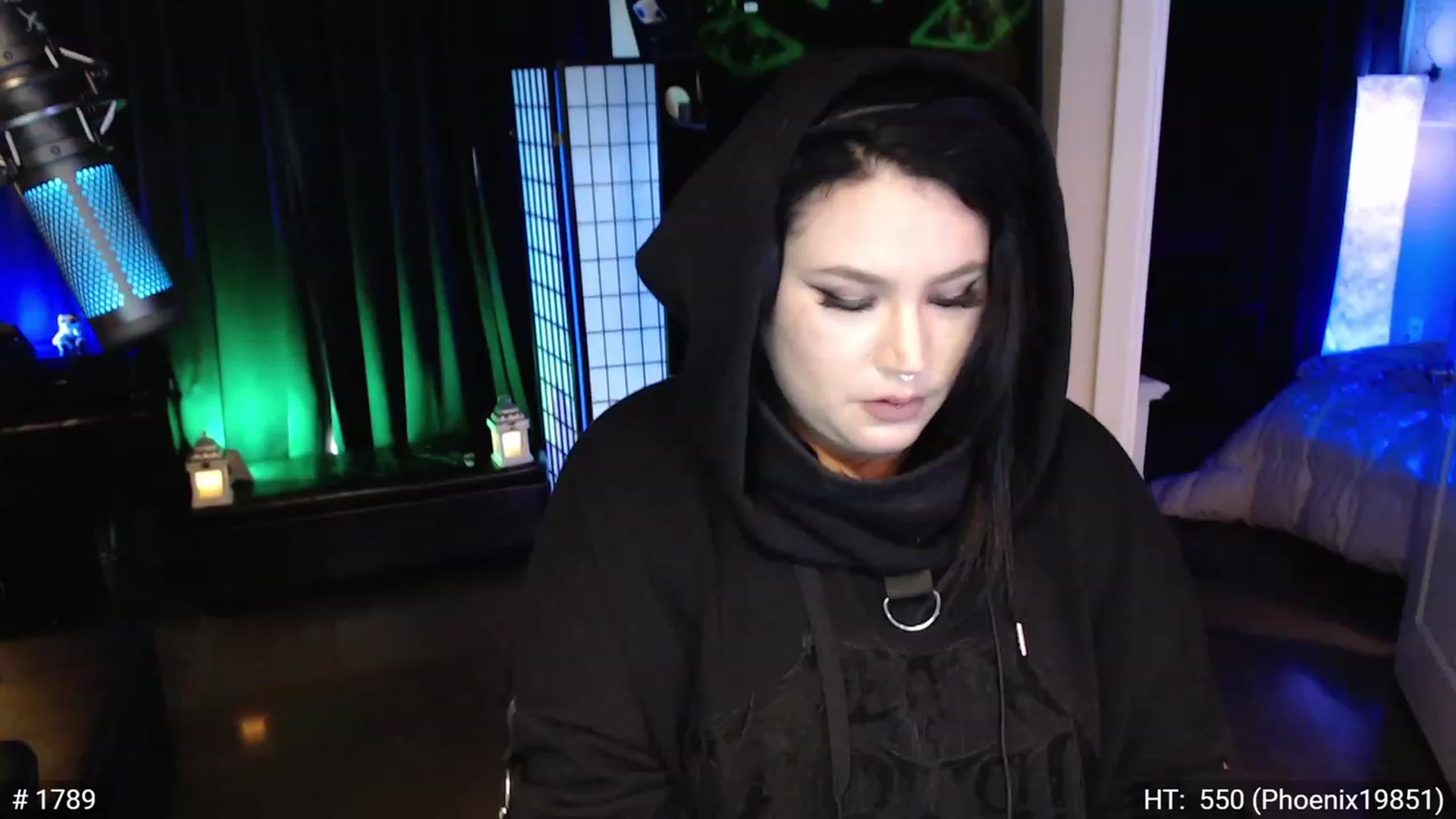 Gallery image thumbnail from QueenOfMetal's myfreecams stream on, 11/17/2022, 15:39 image 12 of 20