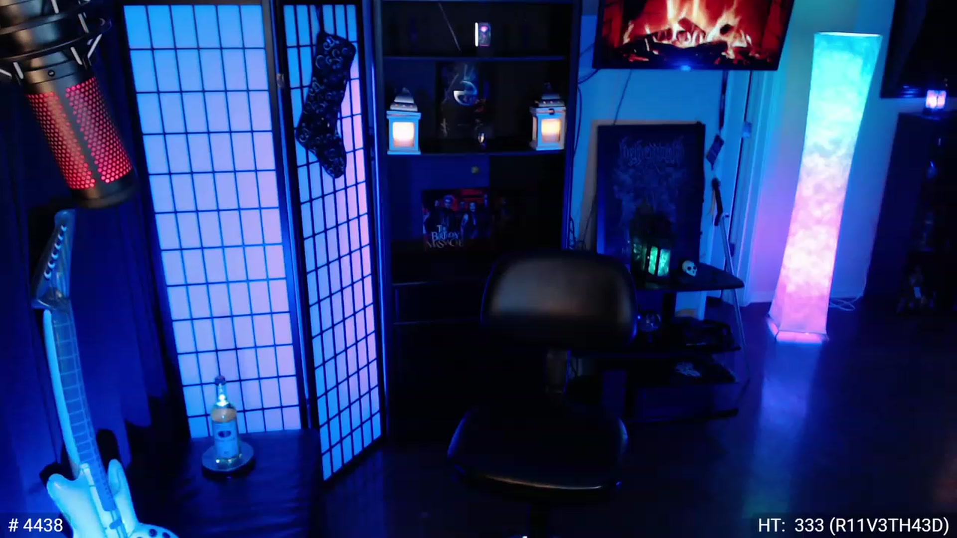 Gallery image thumbnail from QueenOfMetal's myfreecams stream on, 12/25/2022, 11:26 image 12 of 20