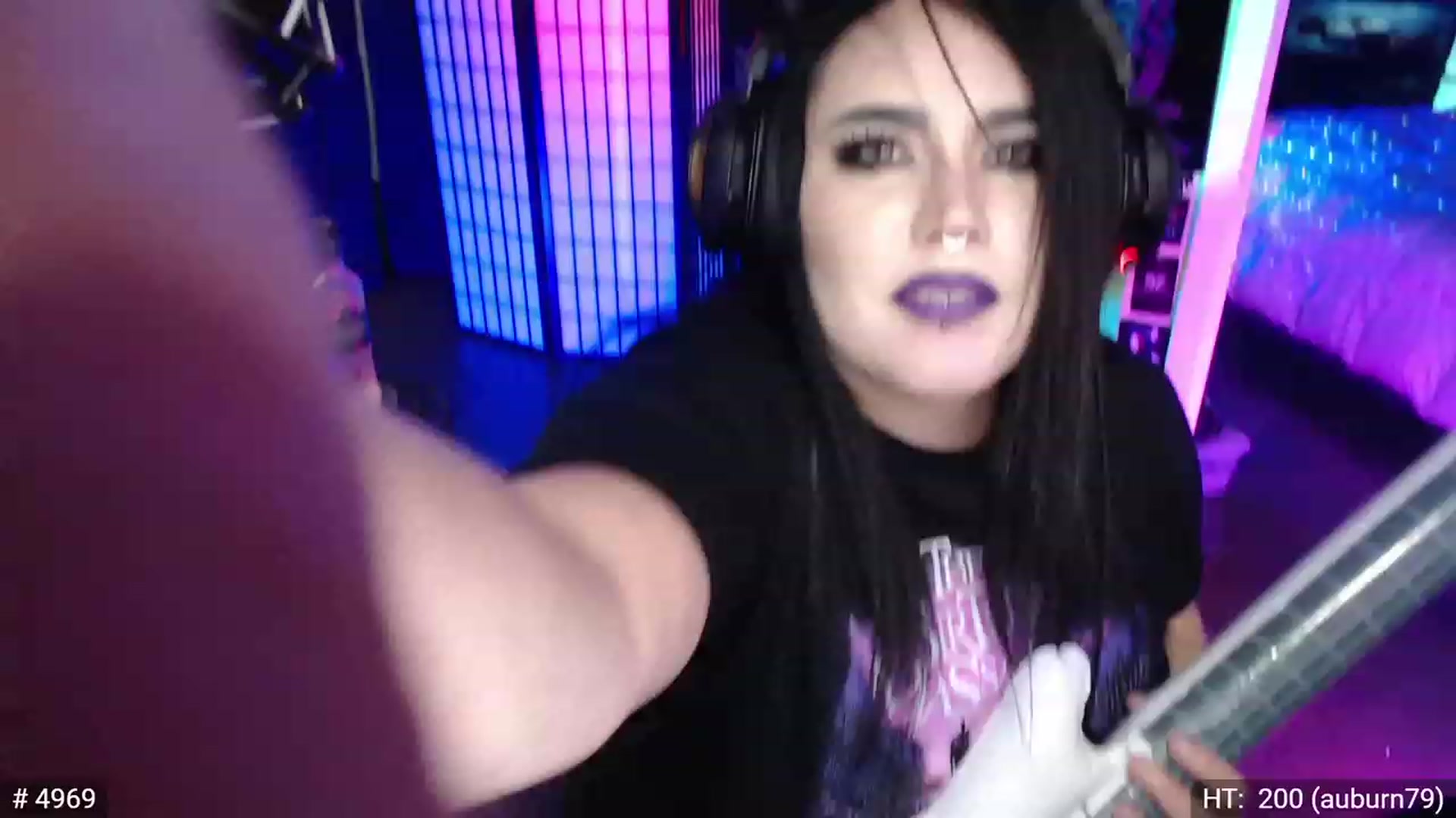 Gallery image thumbnail from QueenOfMetal's myfreecams stream on, 07/20/2023, 13:30 image 3 of 20