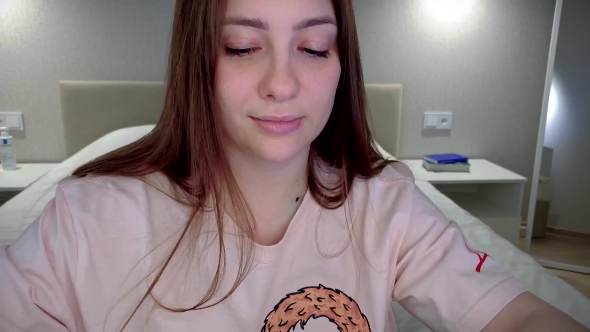 Gallery image thumbnail from QueenOfTease_'s myfreecams stream on, 03/06/2025, 06:39 image 16 of 20