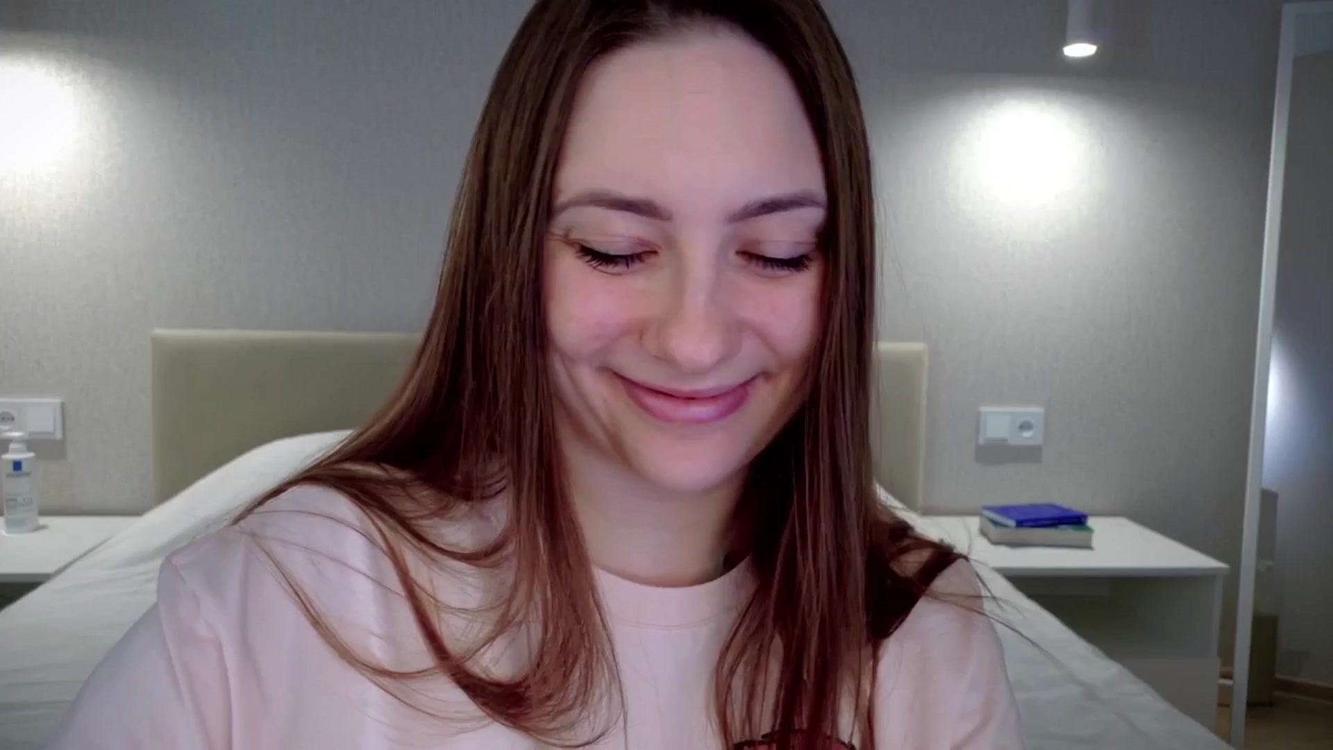 Gallery image thumbnail from QueenOfTease_'s myfreecams stream on, 03/06/2025, 06:39 image 2 of 20