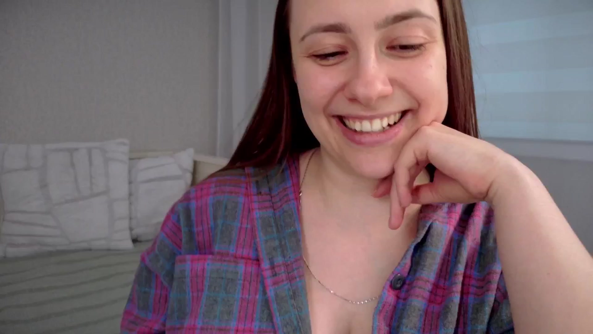 Gallery image thumbnail from QueenOfTease_'s myfreecams stream on, 03/25/2025, 06:51 image 14 of 20