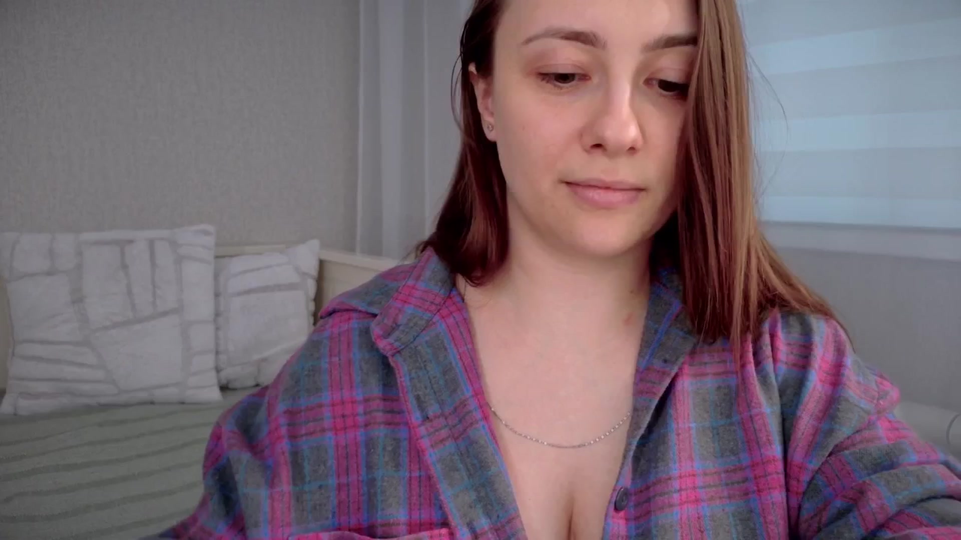 Gallery image thumbnail from QueenOfTease_'s myfreecams stream on, 03/25/2025, 06:51 image 17 of 20