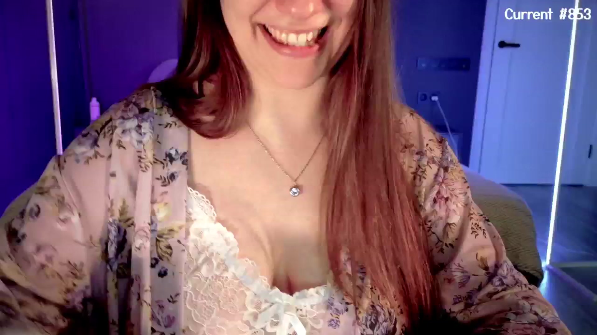 Gallery image thumbnail from QueenOfTease_'s myfreecams stream on, 05/08/2025, 06:36 image 16 of 20
