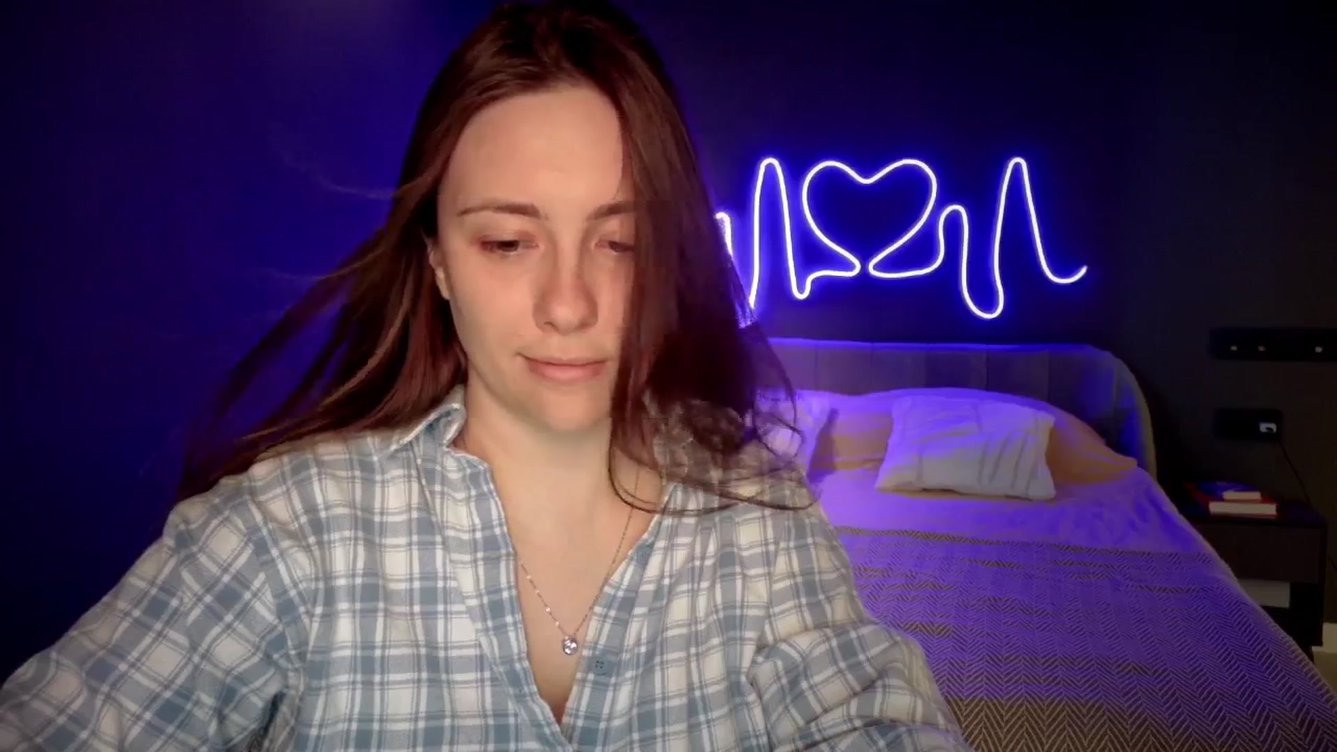 Gallery image thumbnail from QueenOfTease_'s myfreecams stream on, 06/12/2025, 05:51 image 4 of 20