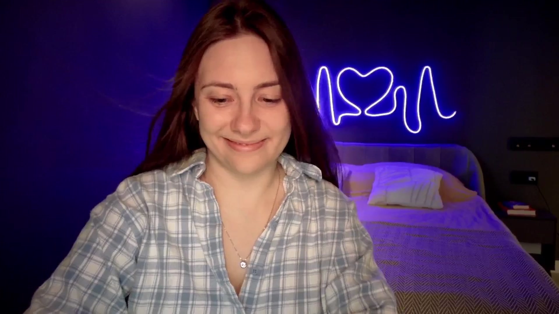 Gallery image thumbnail from QueenOfTease_'s myfreecams stream on, 06/12/2025, 05:51 image 2 of 20
