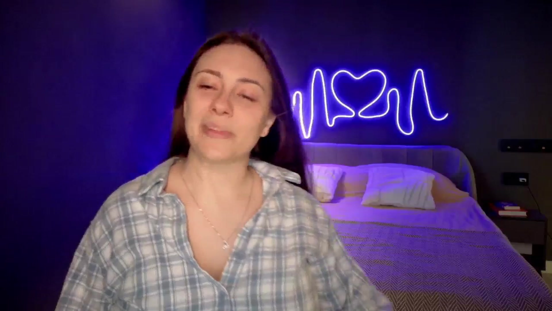 Gallery image thumbnail from QueenOfTease_'s myfreecams stream on, 06/12/2025, 05:51 image 6 of 20